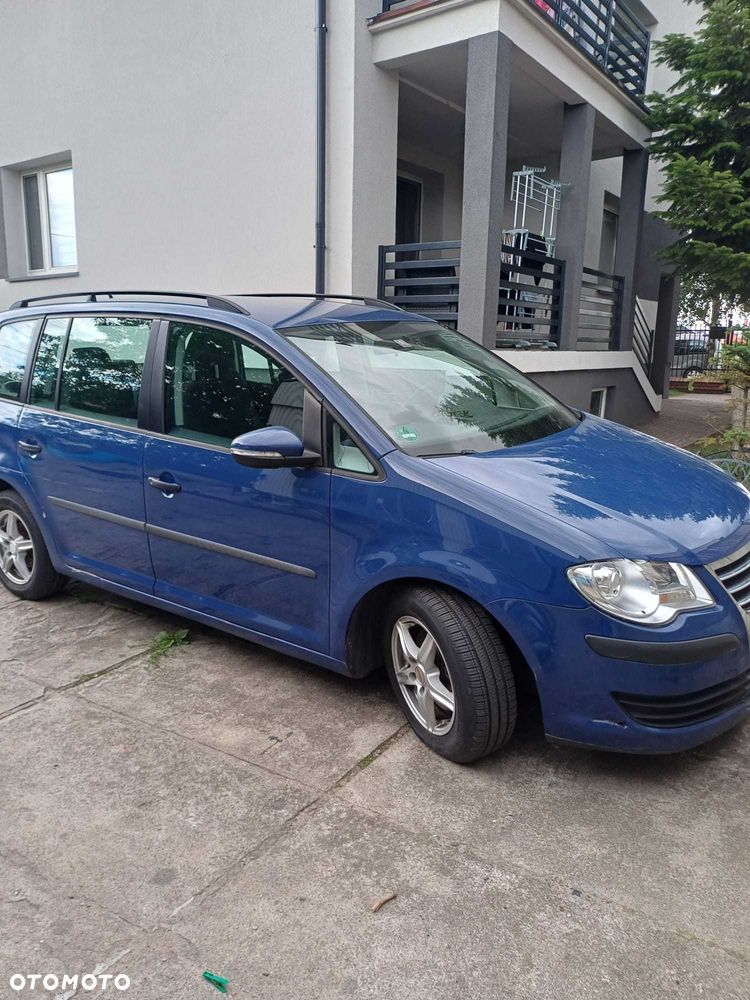 Volkswagen Touran - 1