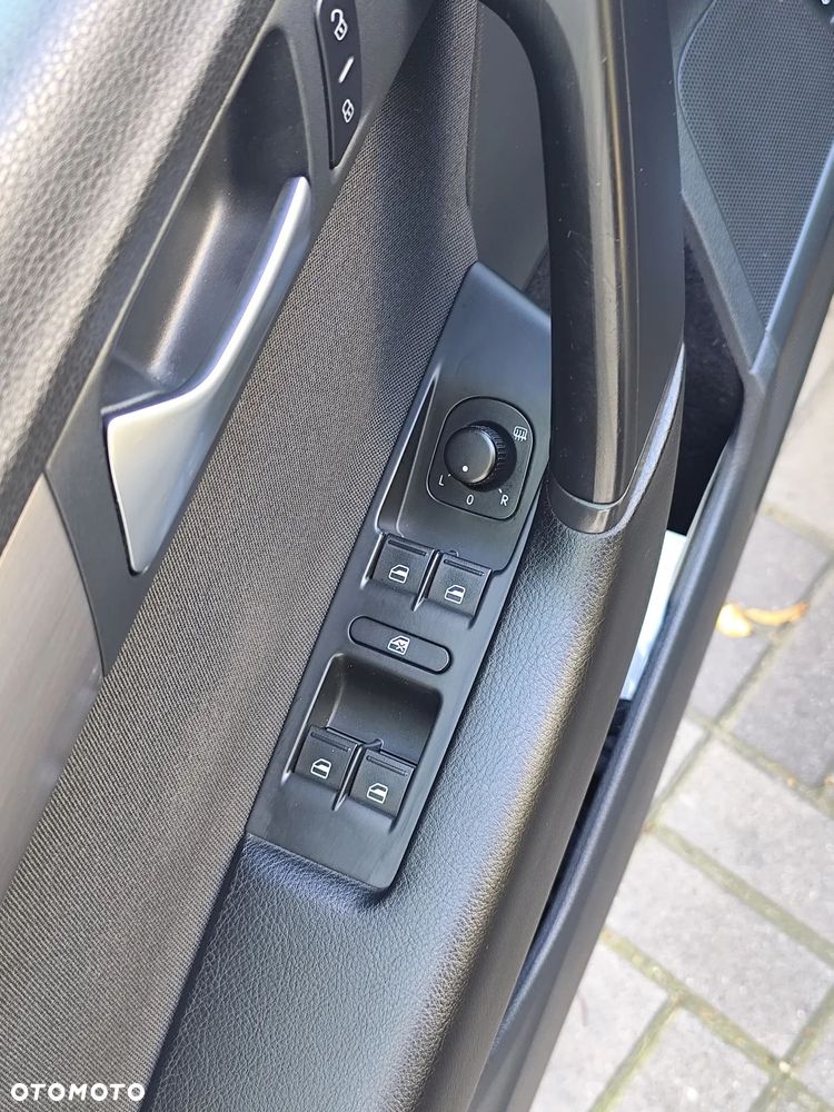 Volkswagen Passat - 16