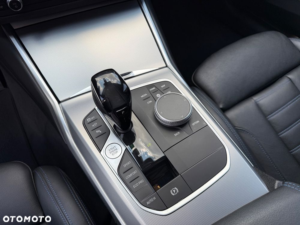 BMW Seria 3 320d Touring xDrive M Sport - 31