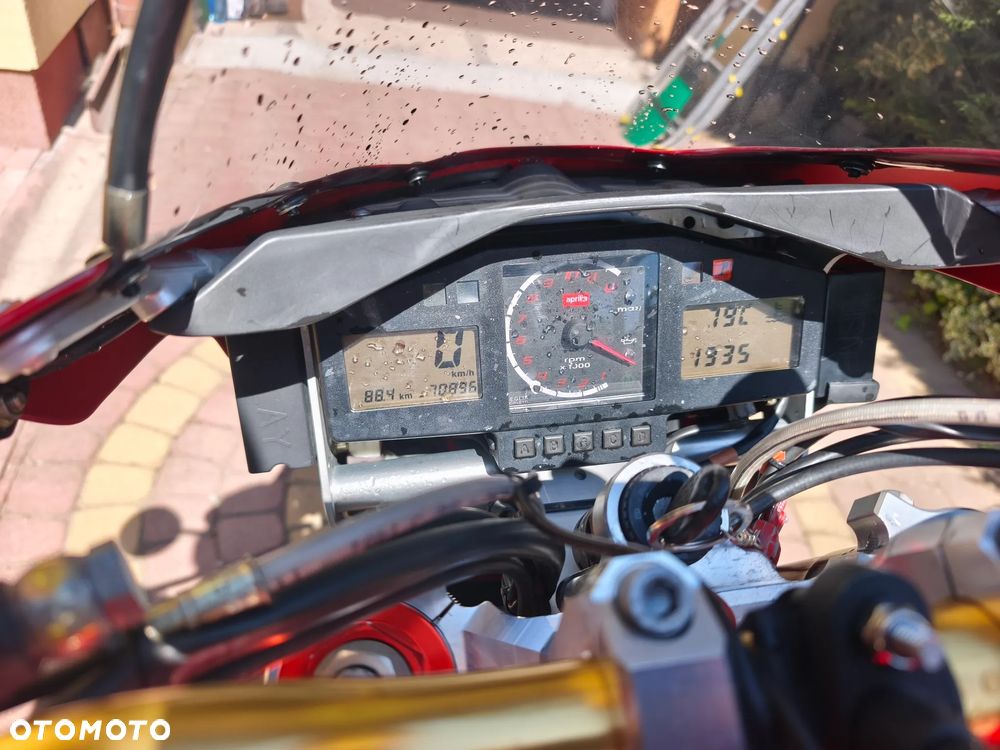 Aprilia Tuono - 9