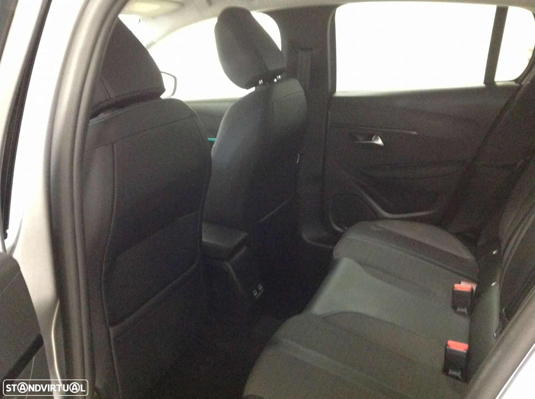Peugeot 208 1.2 PureTech Allure - 24