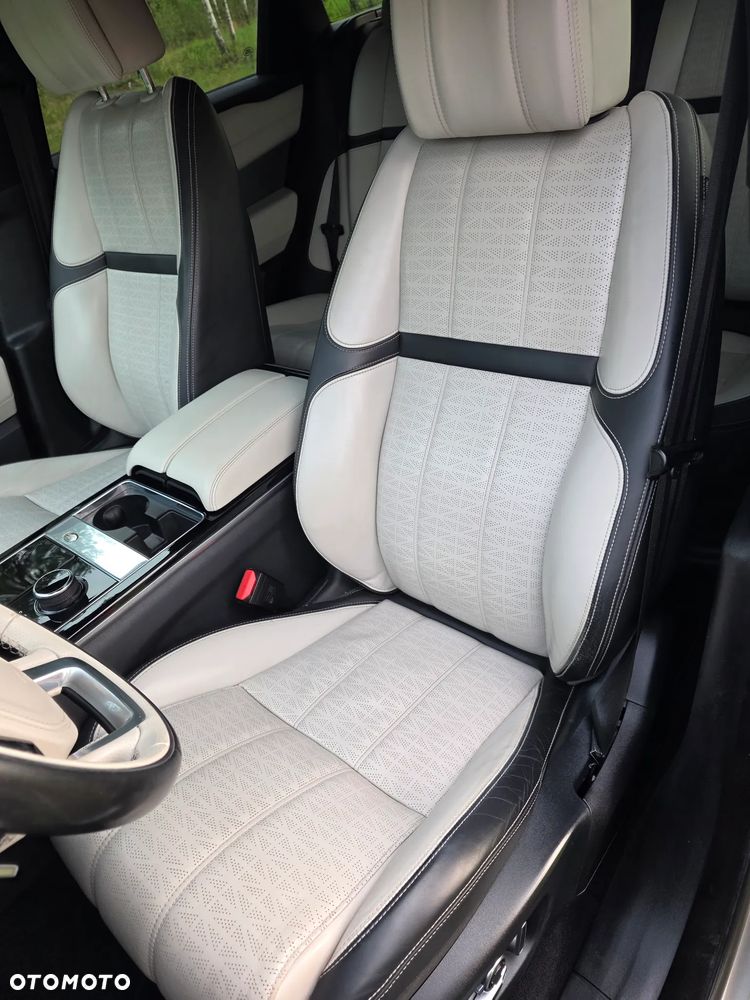 Land Rover Range Rover Velar 2.0 P250 R-Dynamic HSE - 11