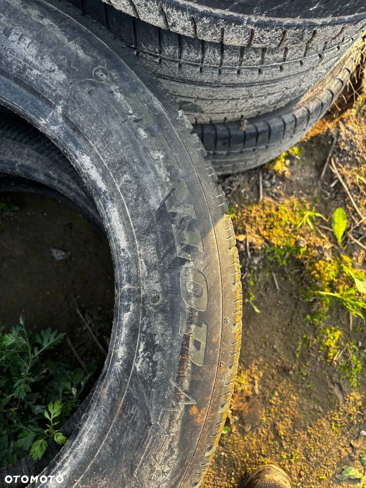 Opony zimowe Dunlop 235/60R18 - 3