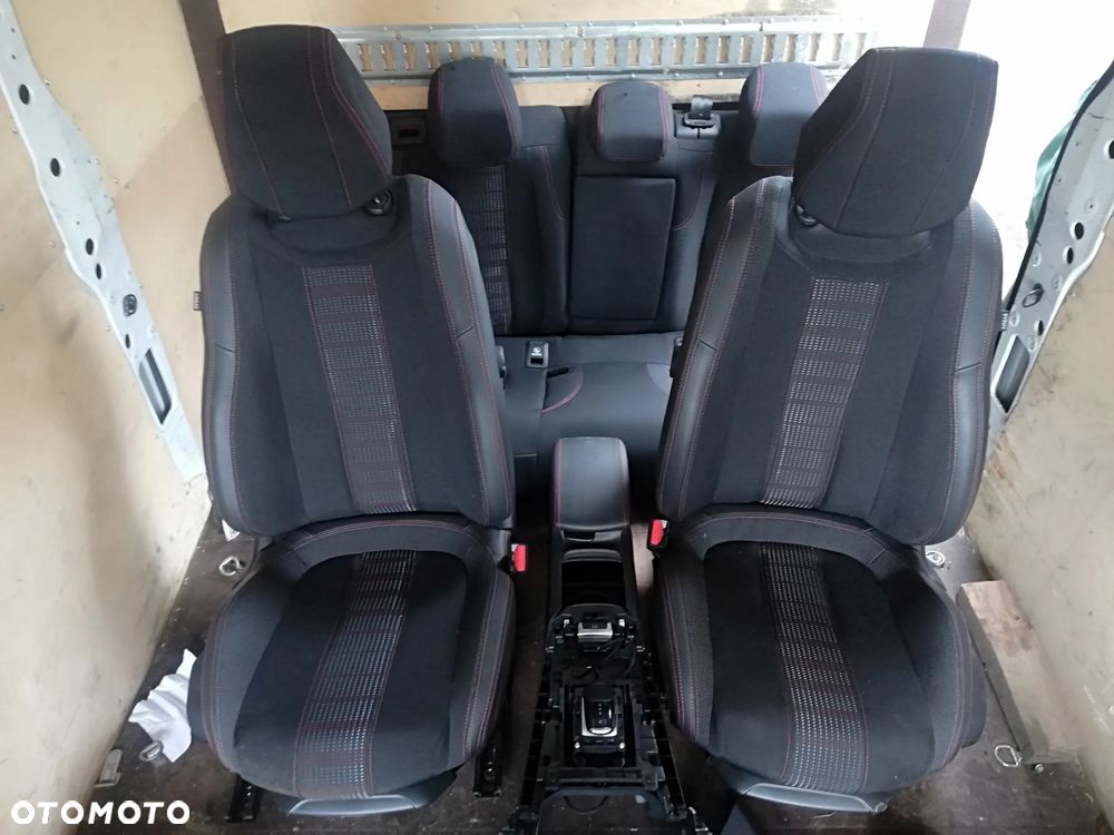 Fotele kanapa przód tył Peugeot 308 II T9 GT