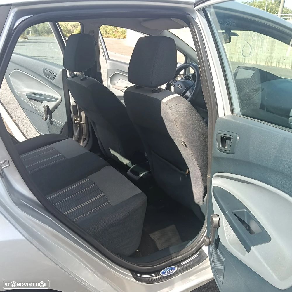 Ford Fiesta - 9