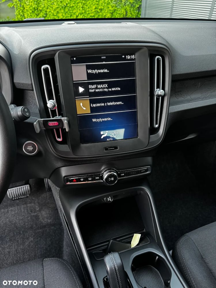 Volvo XC 40 T3 Momentum - 12