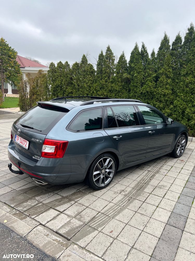 Skoda Octavia Combi 2.0 TDI 4x4 DSG RS - 10
