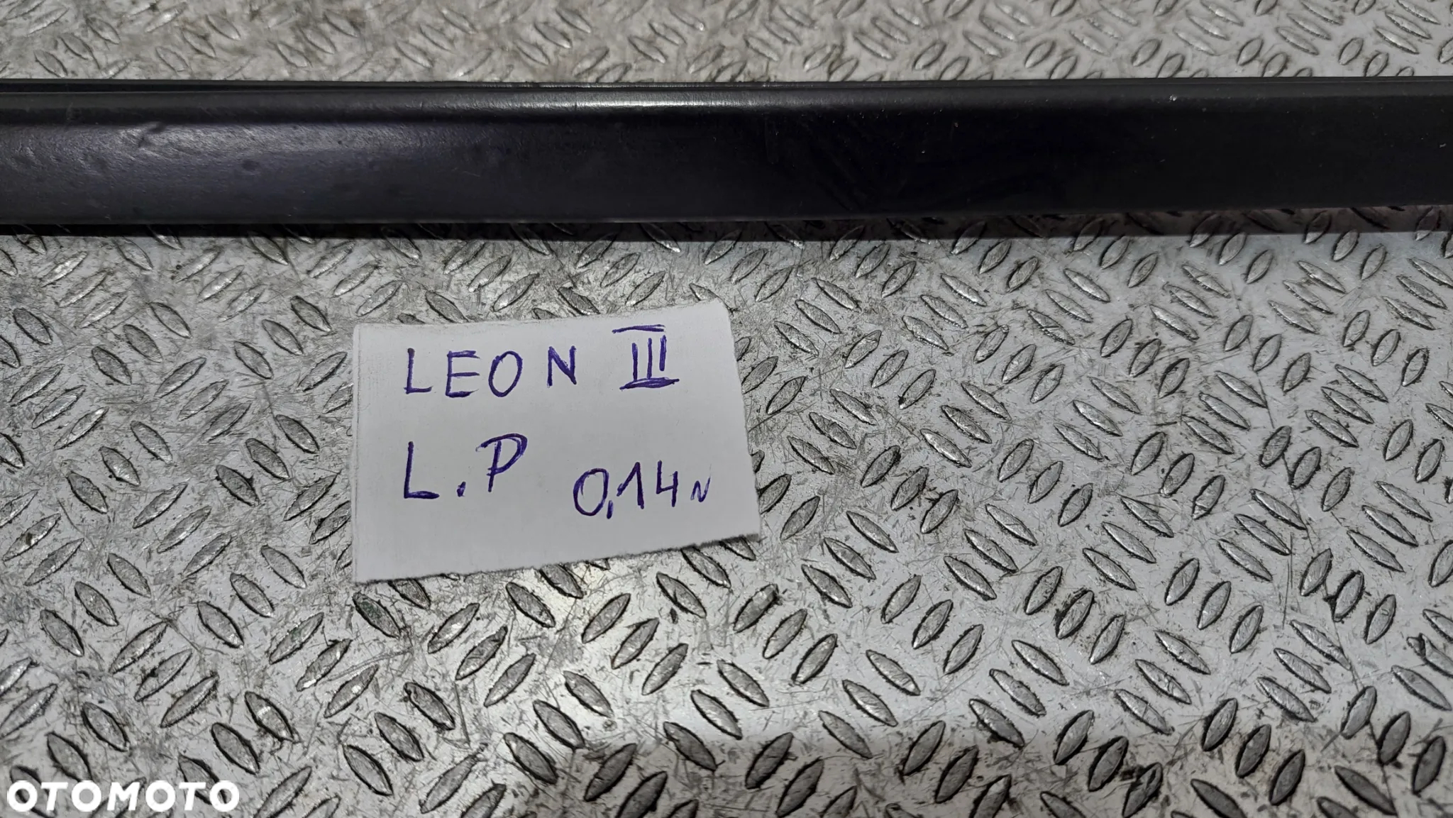 LISTWA CZOŁOWA SZYBY LEWY PRZÓD SEAT LEON III R2014 NR 5F0854319E - 2