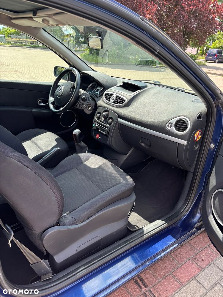 Renault Clio 1.6 16V Expression - 13