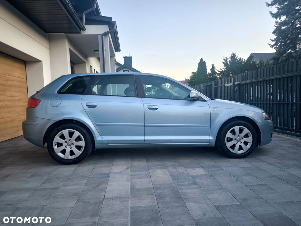 Audi A3 Sportback 1.6 FSI Ambiente - 6