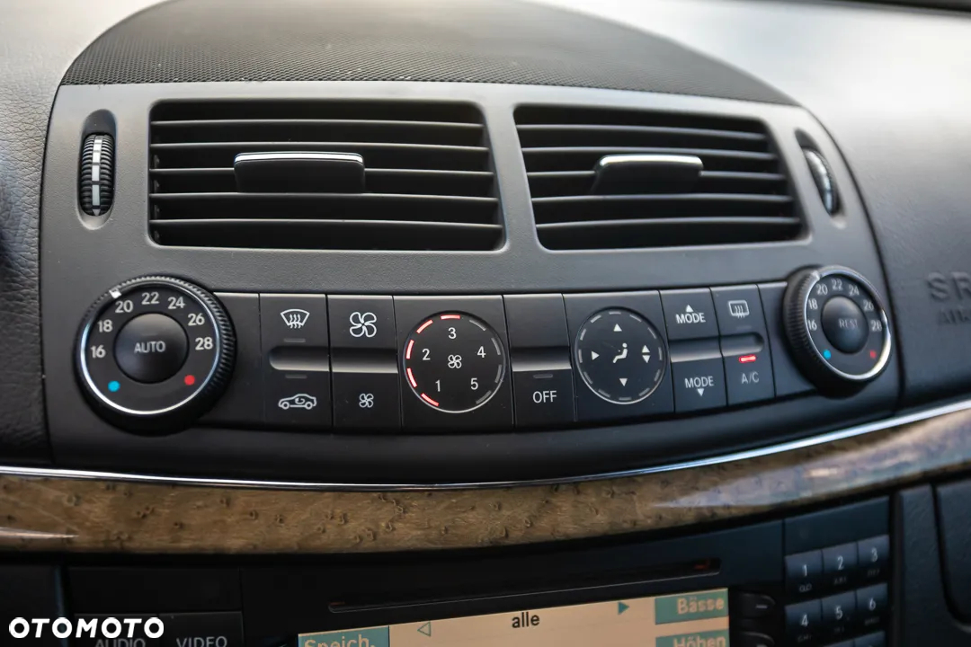 Mercedes-Benz Klasa E 200 T Kompressor Automatik Avantgarde - 33