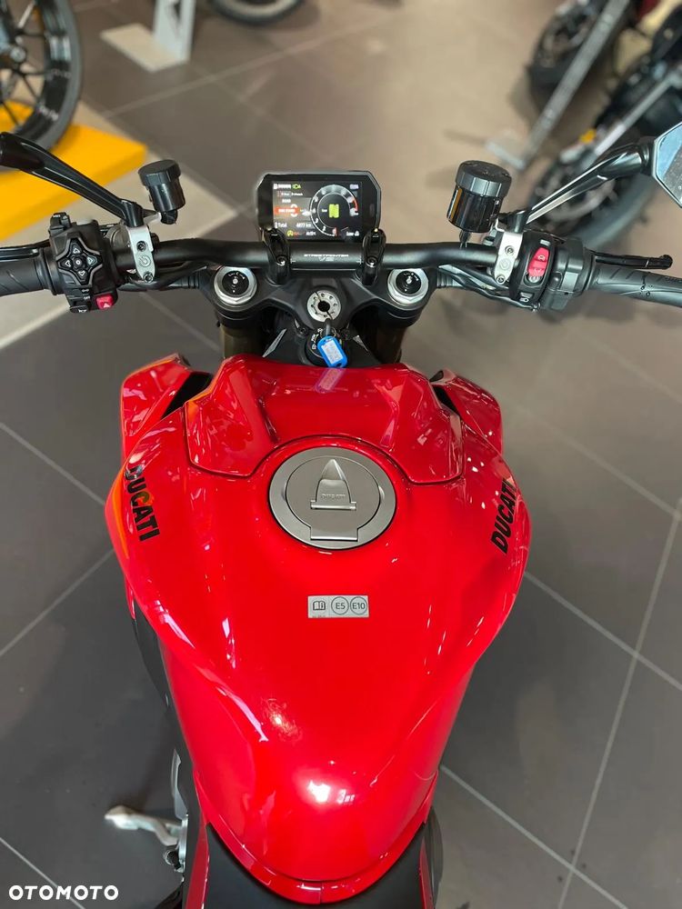 Ducati Streetfighter V2 - 13