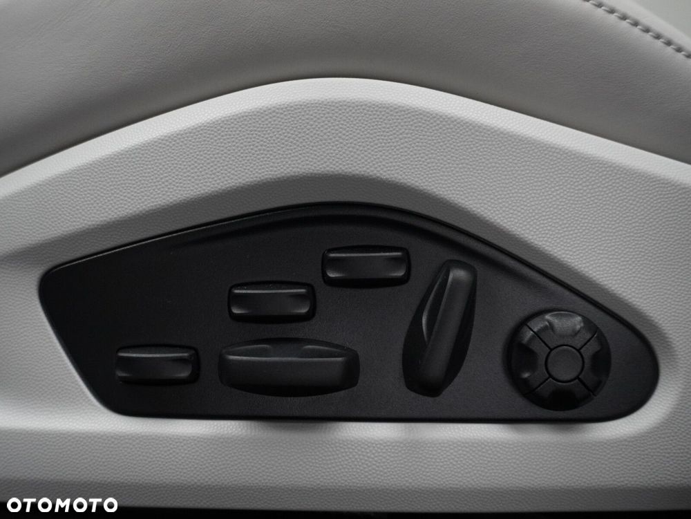 Porsche Macan - 23