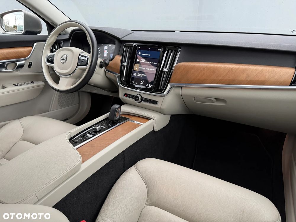Volvo V90 D5 AWD Momentum Pro - 21