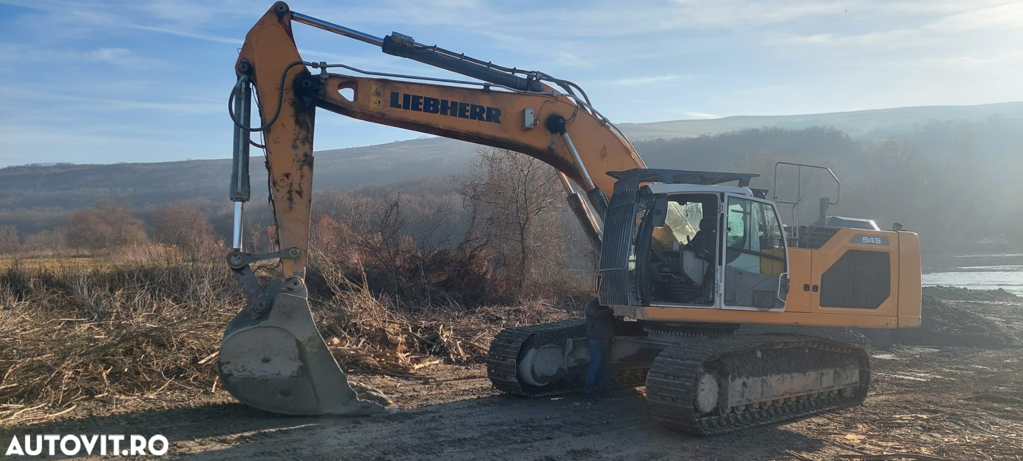 Liebherr R945 - 2