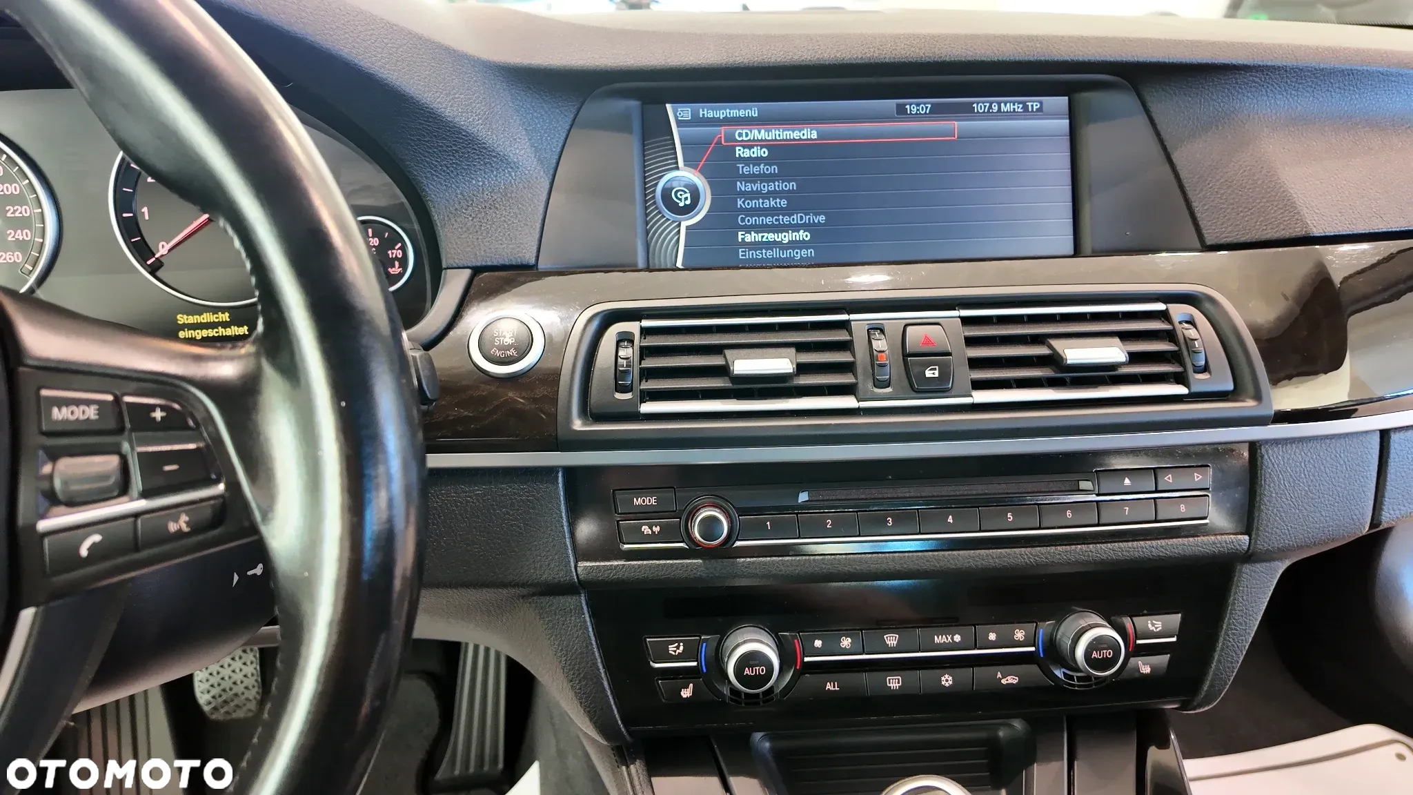 BMW Seria 5 523i - 26