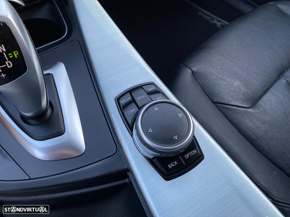 BMW 320 d Touring xDrive Line Sport Auto - 38