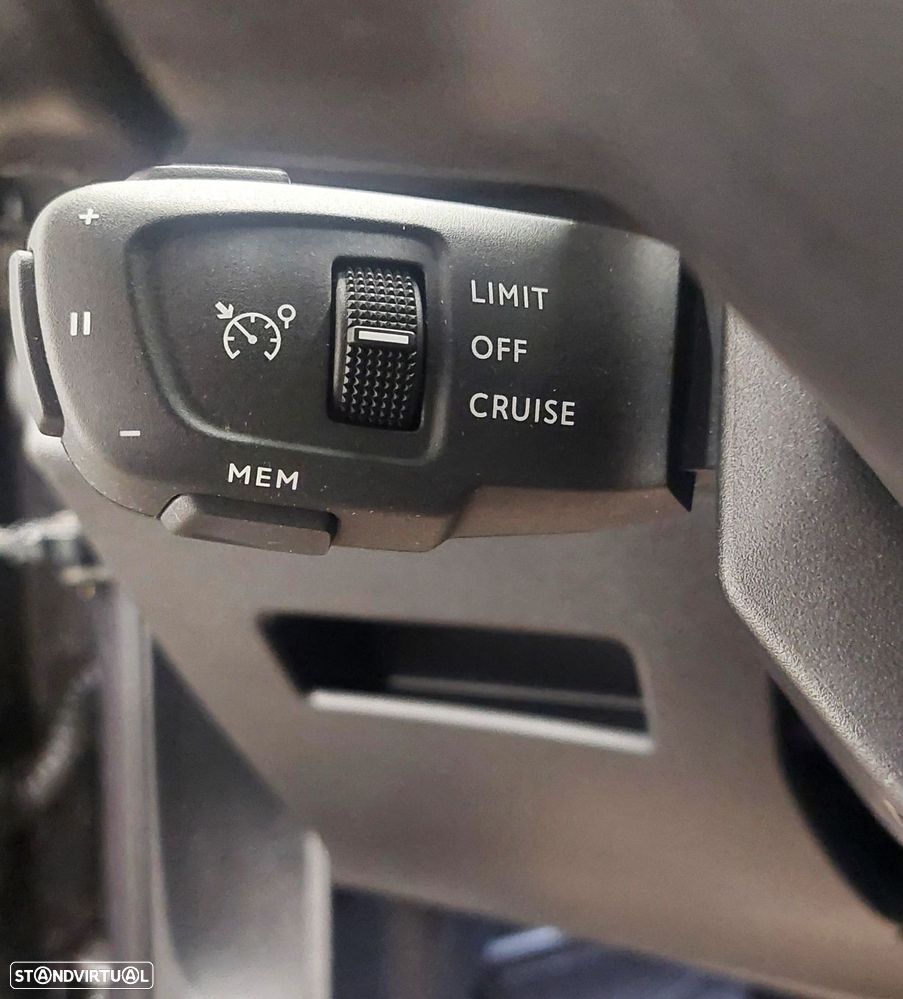 Peugeot 3008 1.5 BlueHDi Allure Pack EAT8 - 17