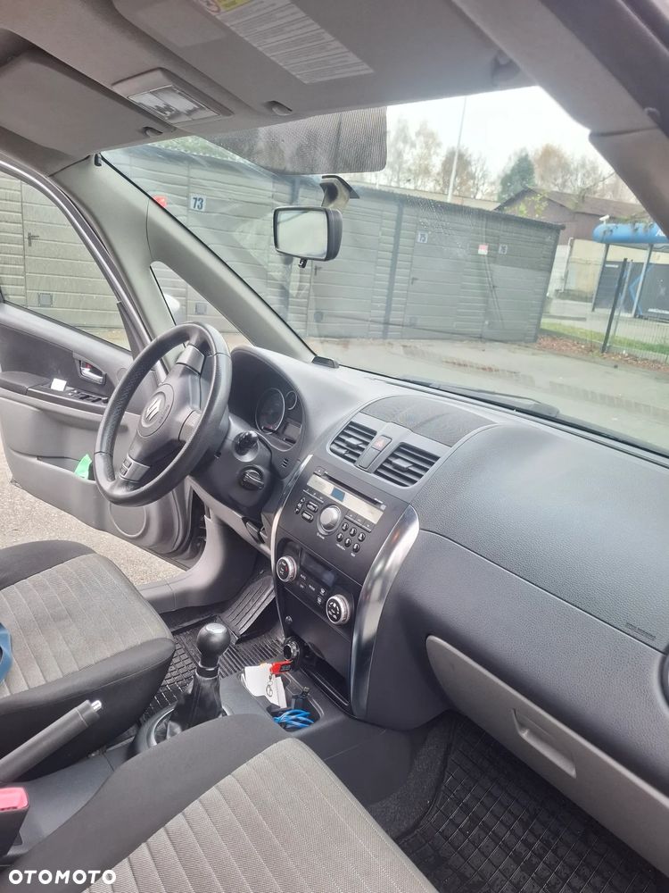 Suzuki SX4 1.6 Premium - 7