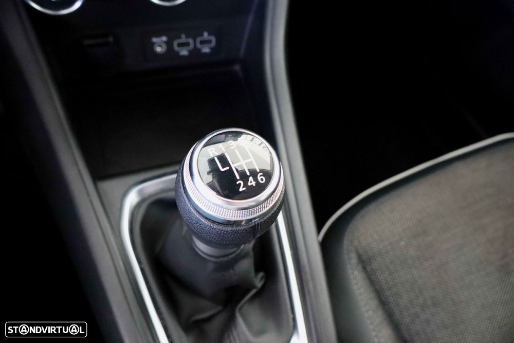 Renault Captur 1.0 TCe Evolution - 38