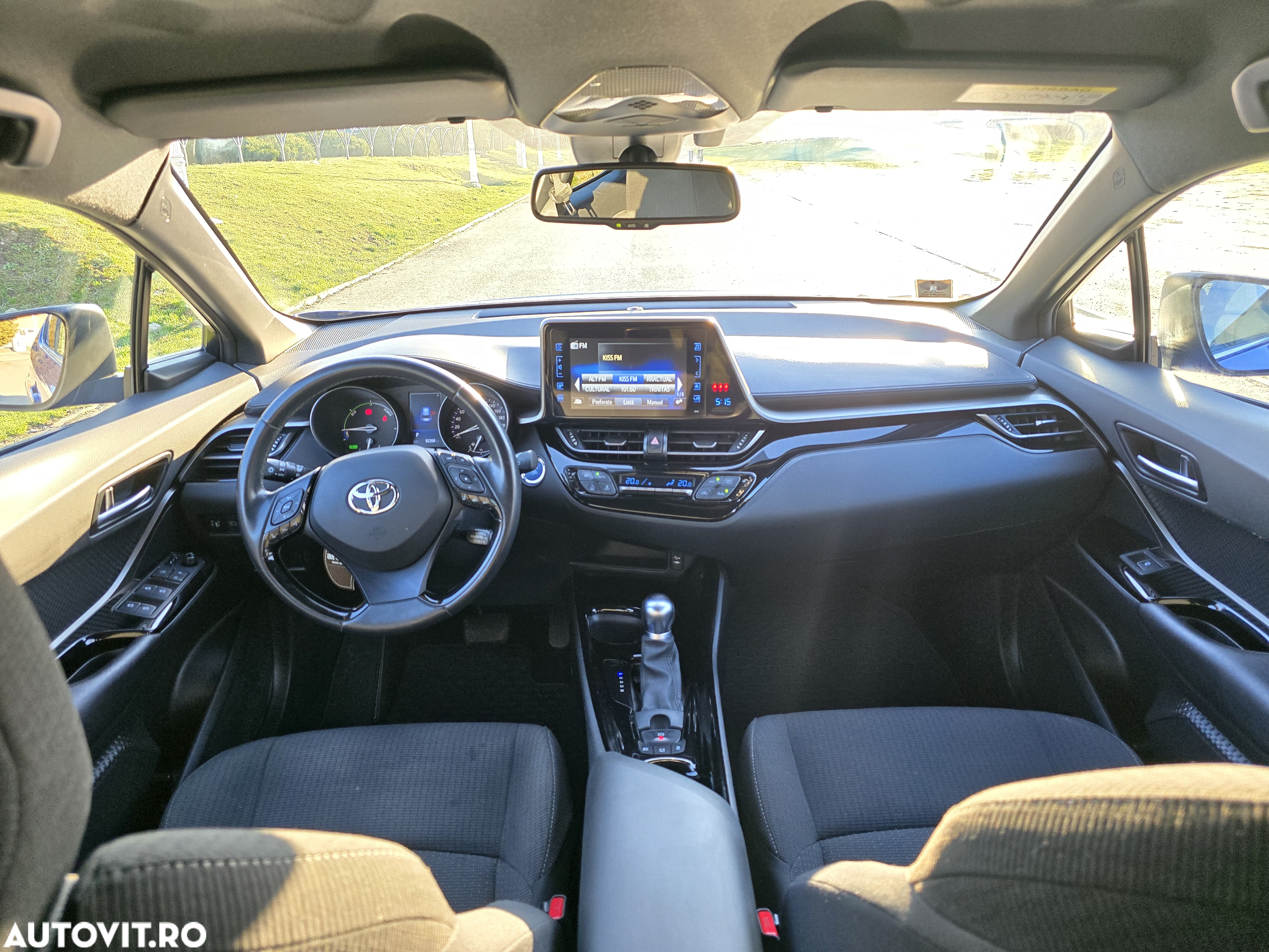 Toyota C-HR 1.8 HSD 122 CP 4x2 CVT C-lassy bi-tone - 8