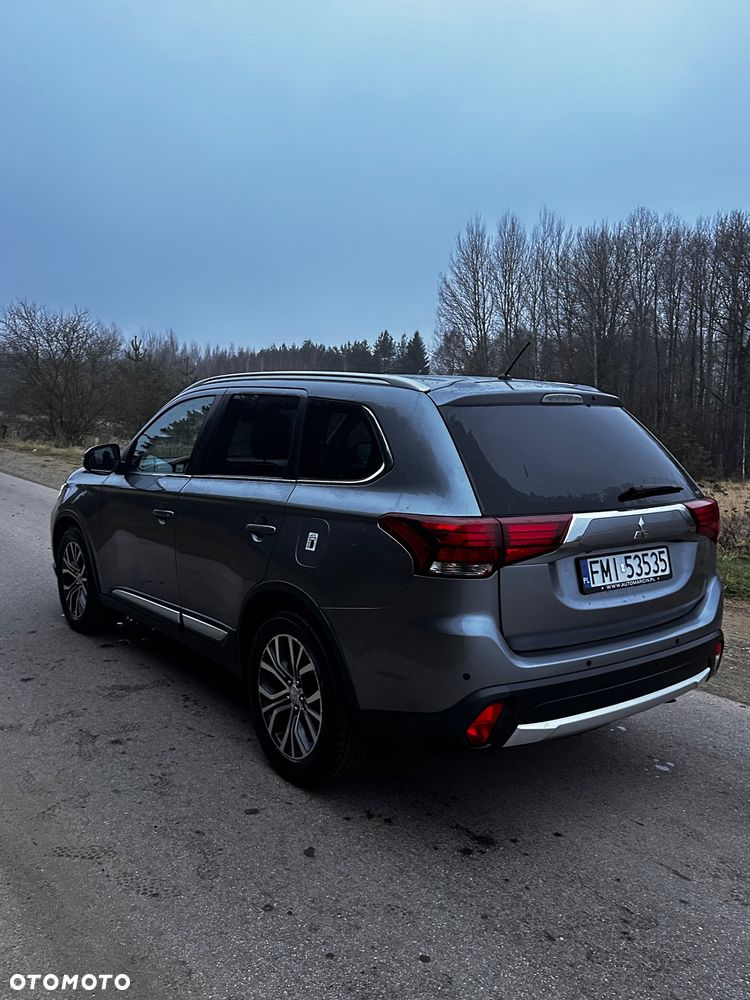 Mitsubishi Outlander 2.2 DID Instyle Navi 4WD - 4