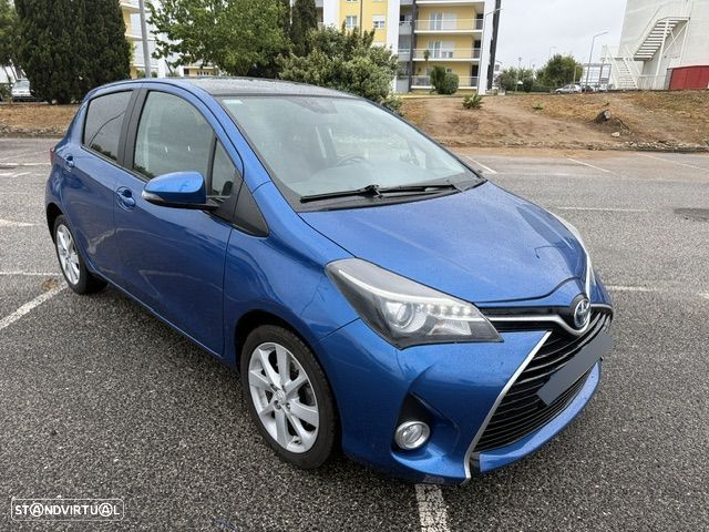 Toyota Yaris 1.5 HSD Comfort +P.Style+Navi - 13
