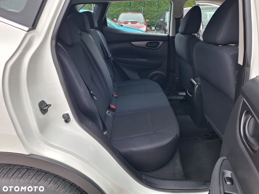 Nissan Qashqai 1.2 DIG-T N-Vision - 23