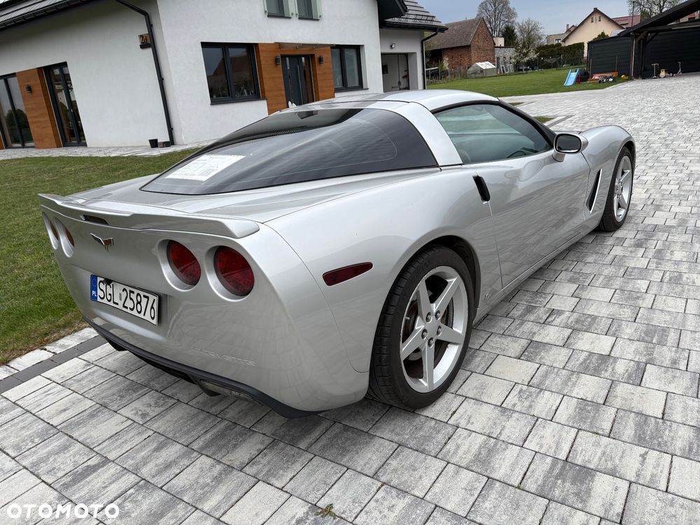 Chevrolet Corvette - 24