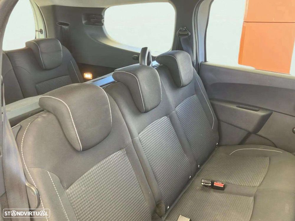 Dacia Lodgy 1.2 TCe Confort 7L - 14