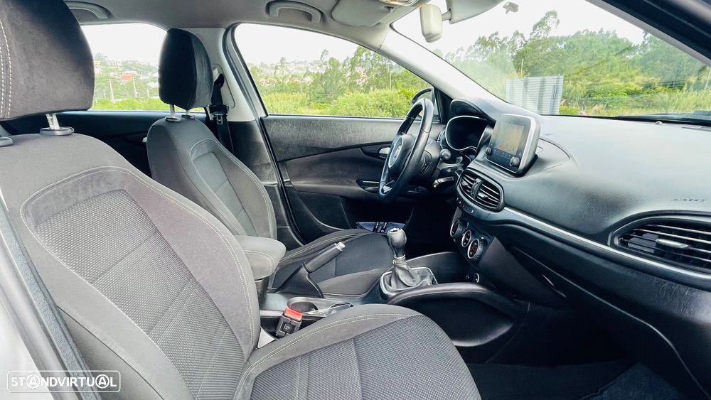 Fiat Tipo Station Wagon 1.3 M-Jet Lounge Tech - 16