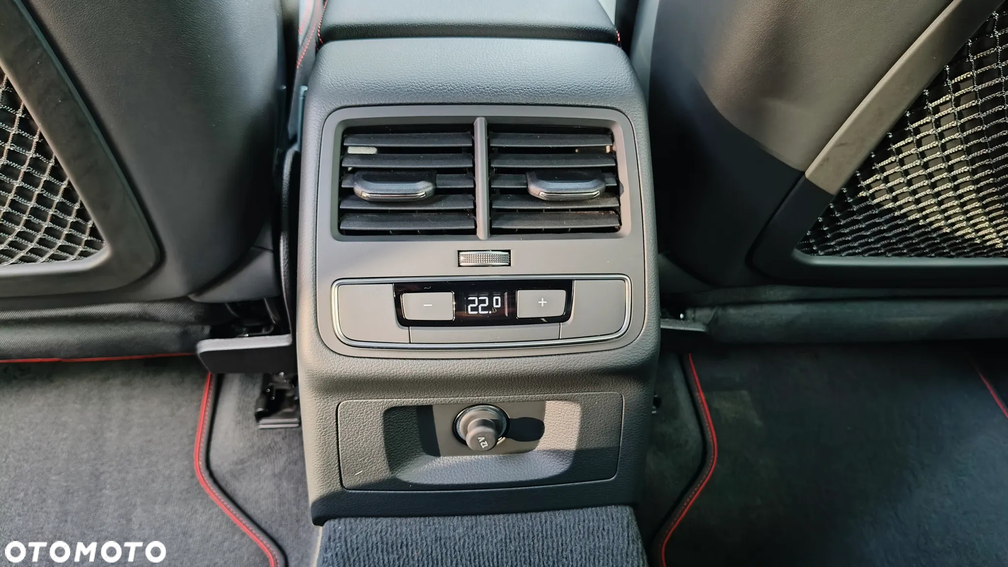 Audi A4 Avant 40 TFSI S tronic S line - 16