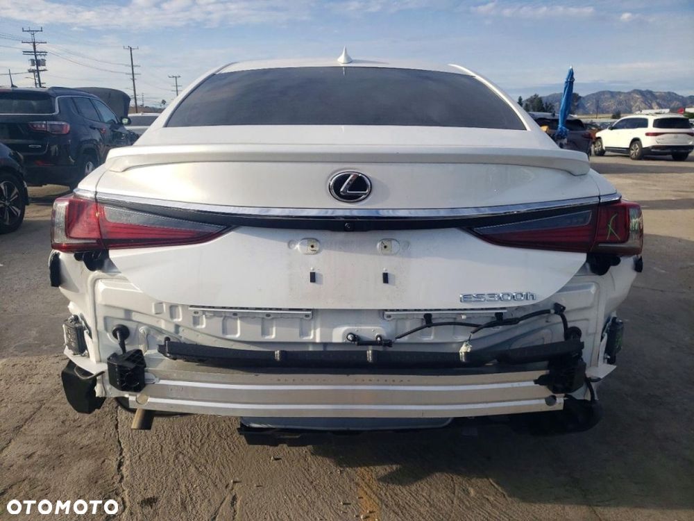 Lexus ES - 6