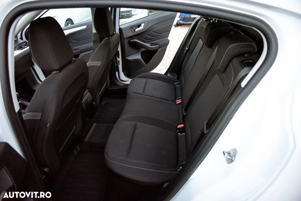 Ford Focus 1.5 EcoBlue Connected - 14