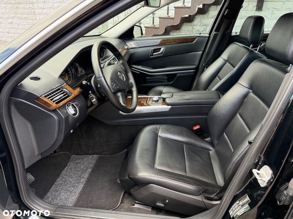 Mercedes-Benz Klasa E 220 CDI DPF BlueEFFICIENCY Automatik - 17