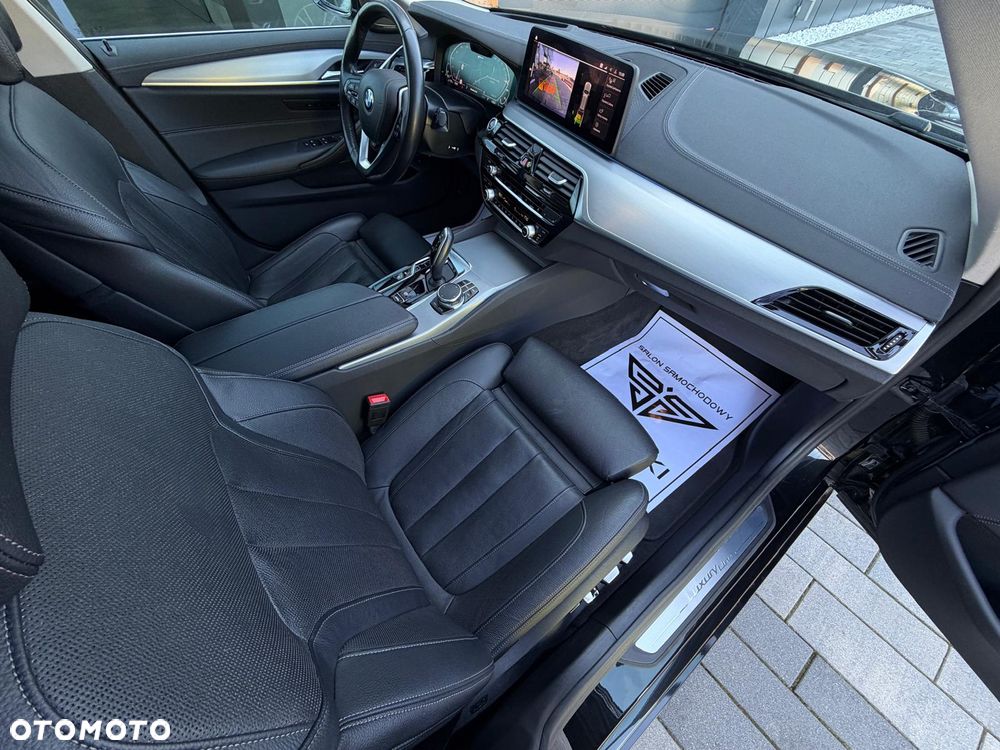 BMW Seria 5 530e xDrive Luxury Line - 18