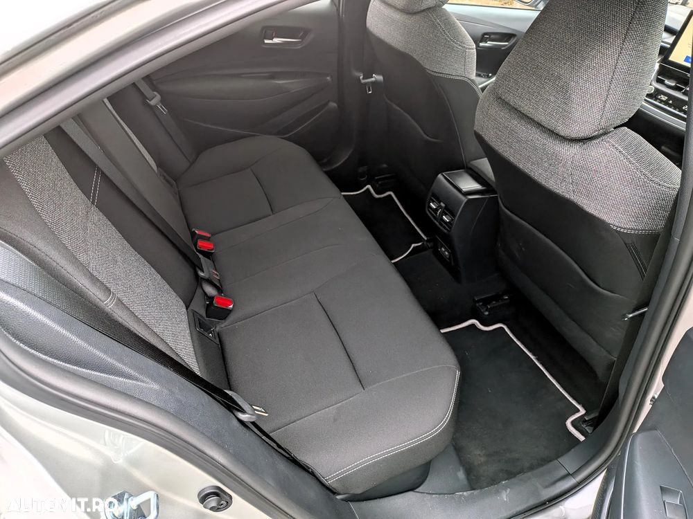 Toyota Corolla 1.8 HEV Dynamic - 16