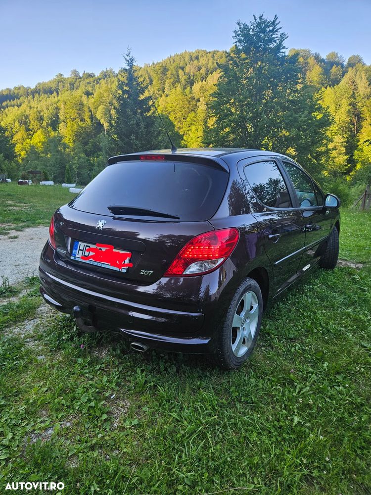 Peugeot 207 - 1