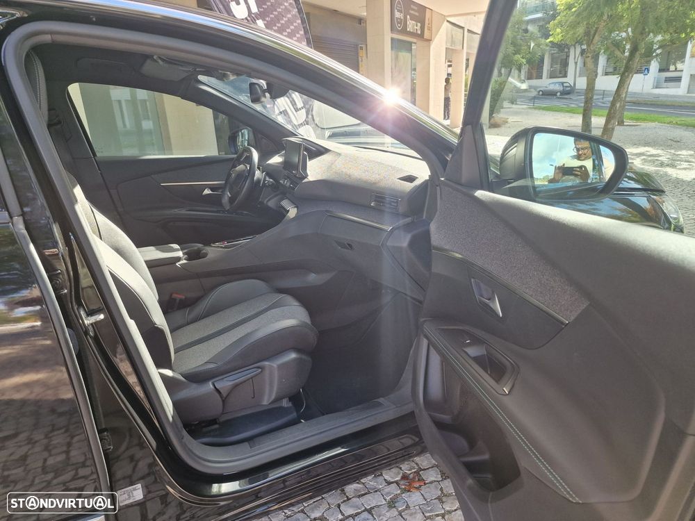 Peugeot 3008 1.5 BlueHDi Allure Pack EAT8 - 17