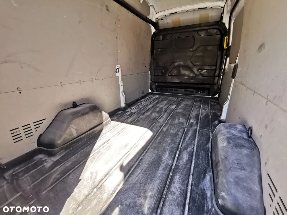 Ford Transit - 18