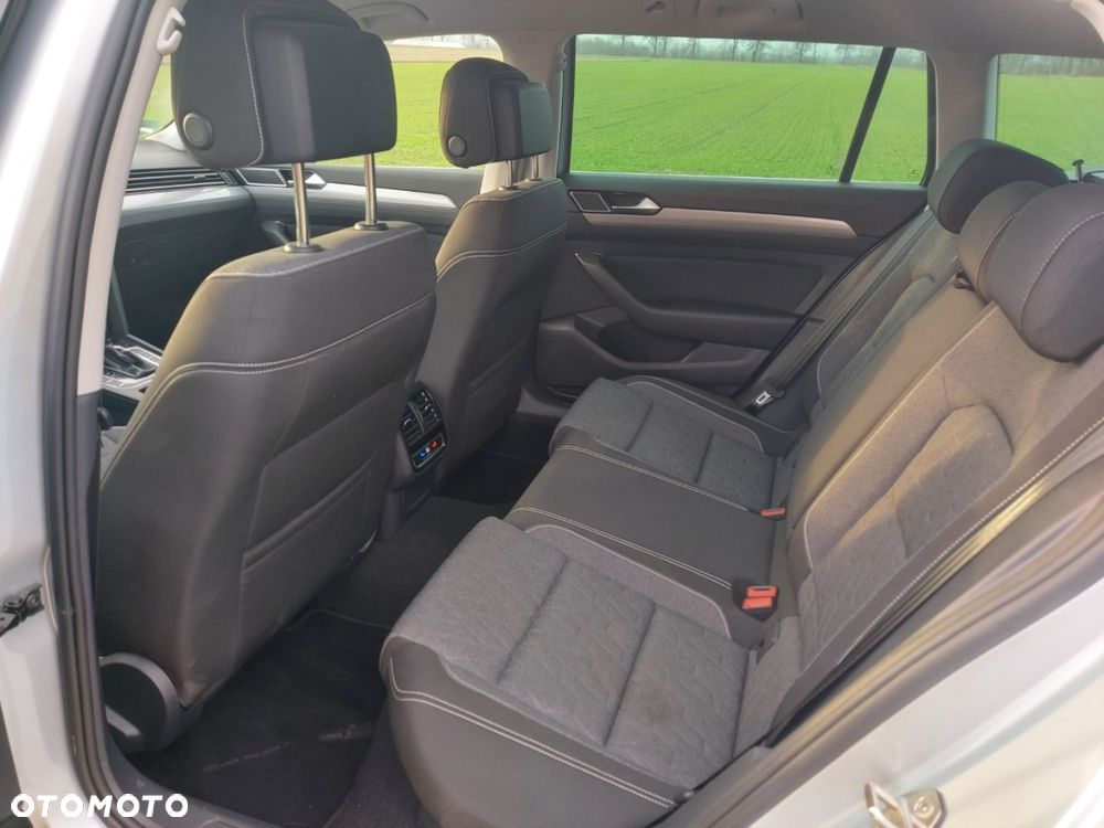 Volkswagen Passat Variant 2.0 TDI SCR DSG BlueMotion Comfortline - 17