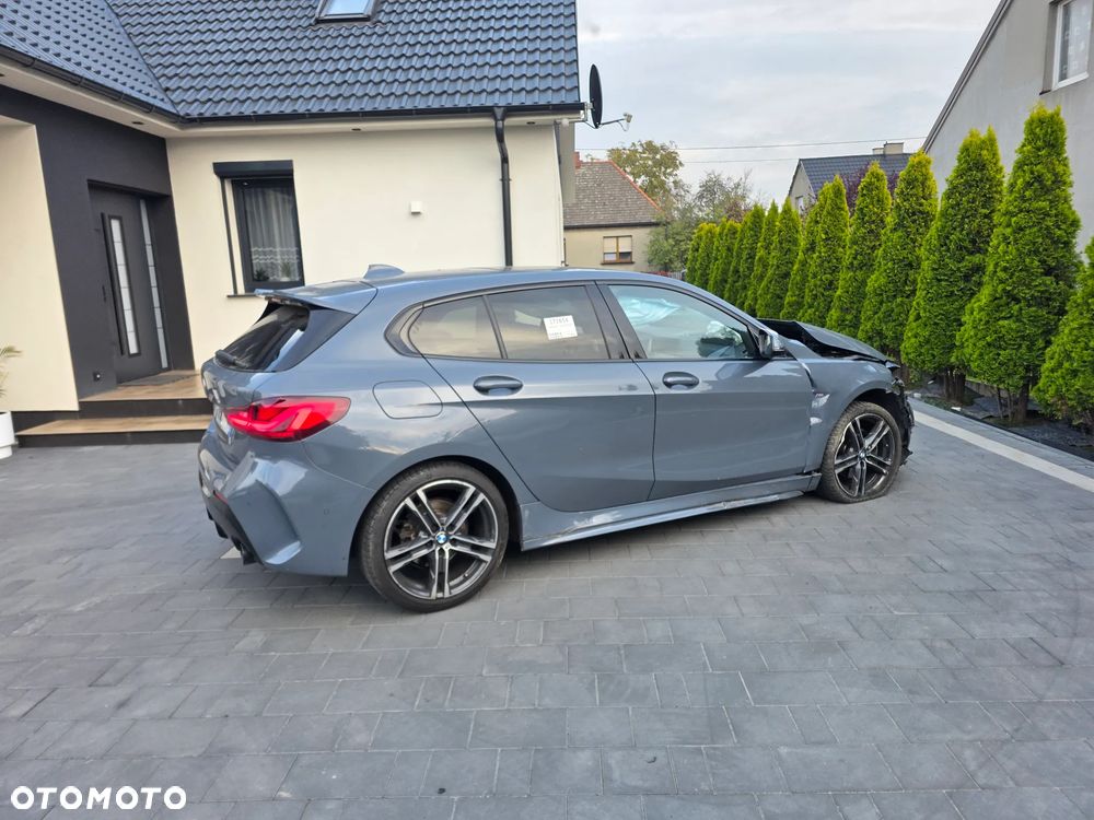 BMW Seria 1 - 32