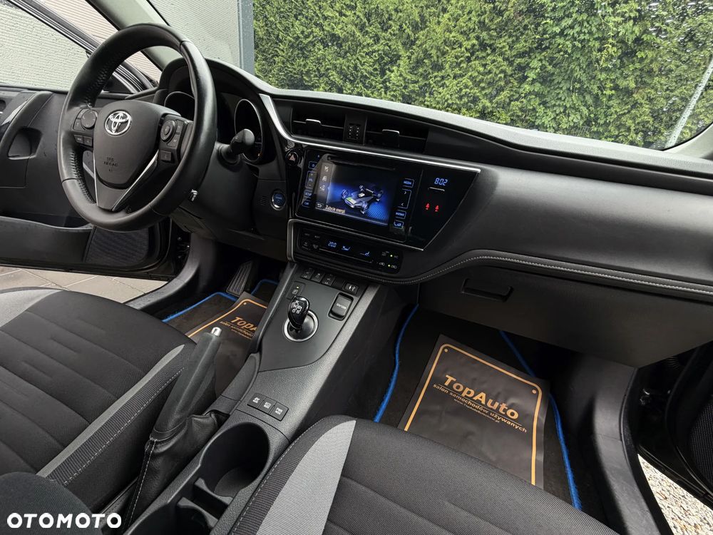 Toyota Auris - 16