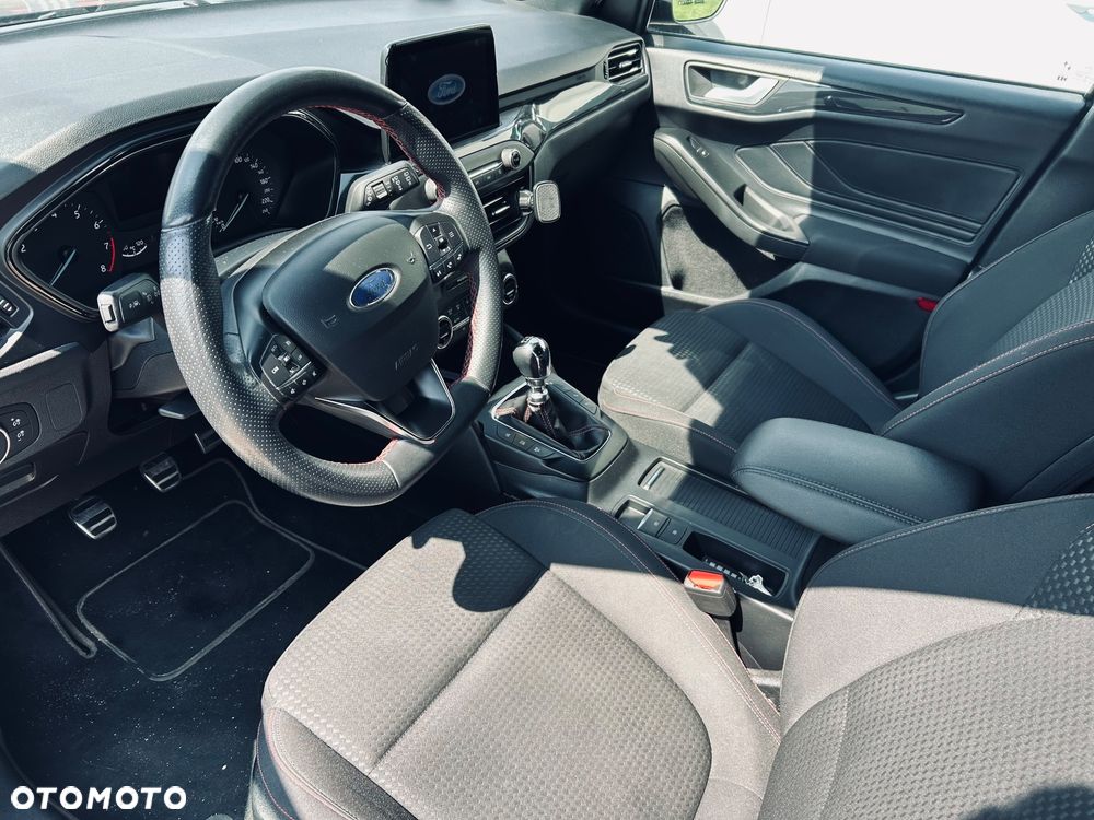 Ford Focus 1.5 EcoBoost ST-Line - 4