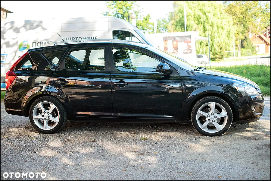 Kia Ceed - 10