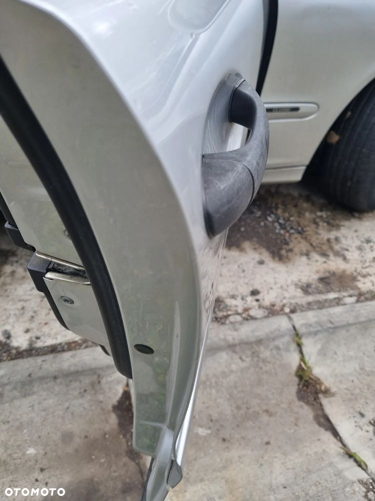 MERCEDES S203 00-04 2002 r. KOMBI C744 drzwi prawy przód prawe przednie * - 8