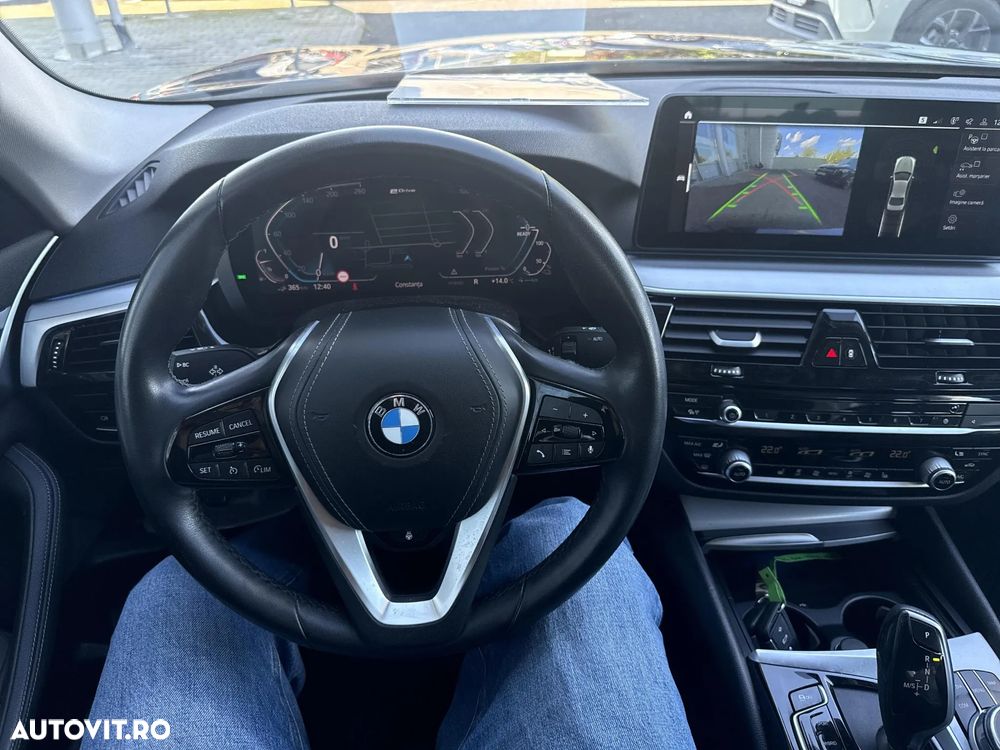BMW Seria 5 530e xDrive AT PHEV - 13