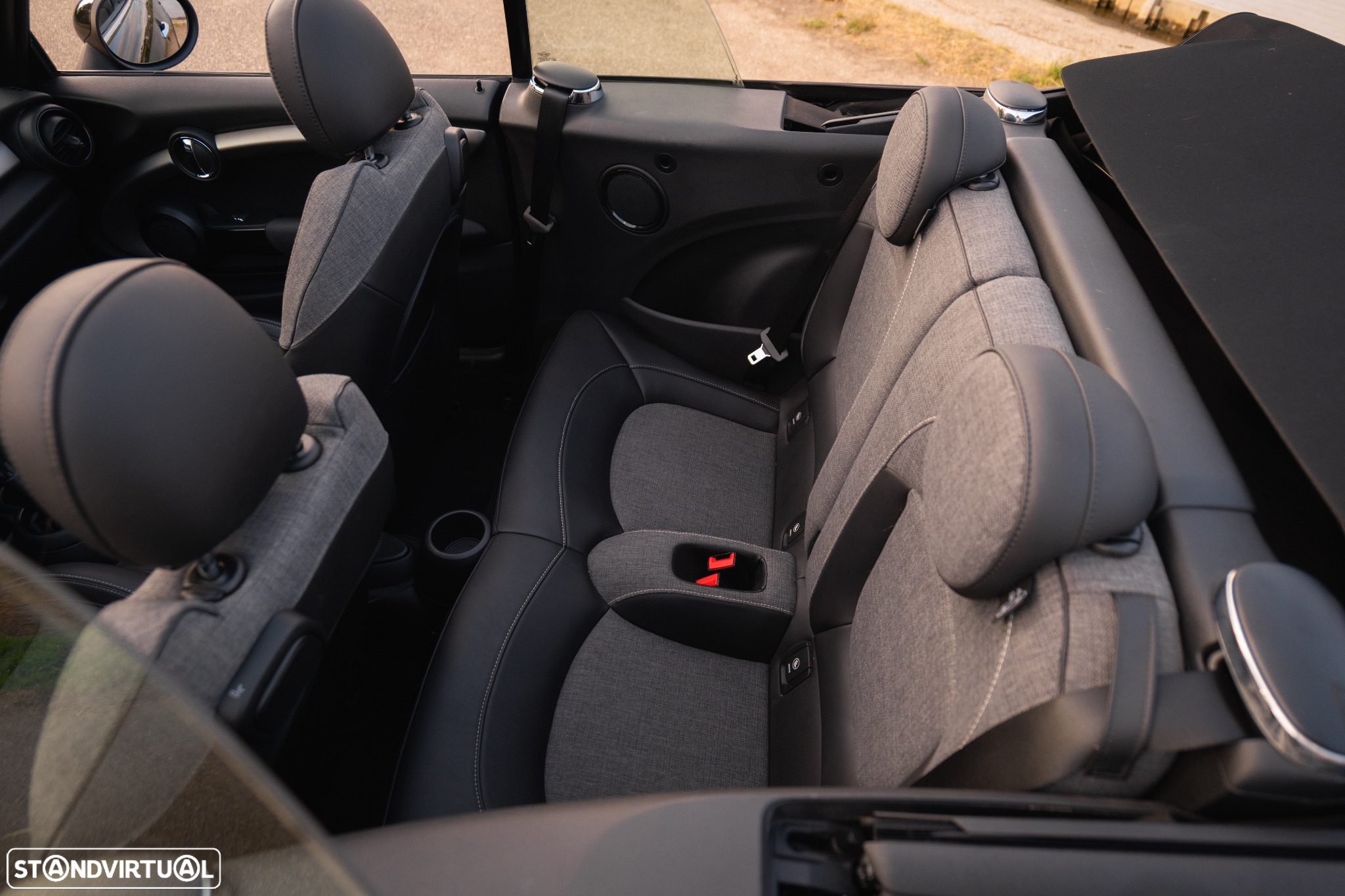 MINI Cabrio Cooper Sidewalk Edition - 51
