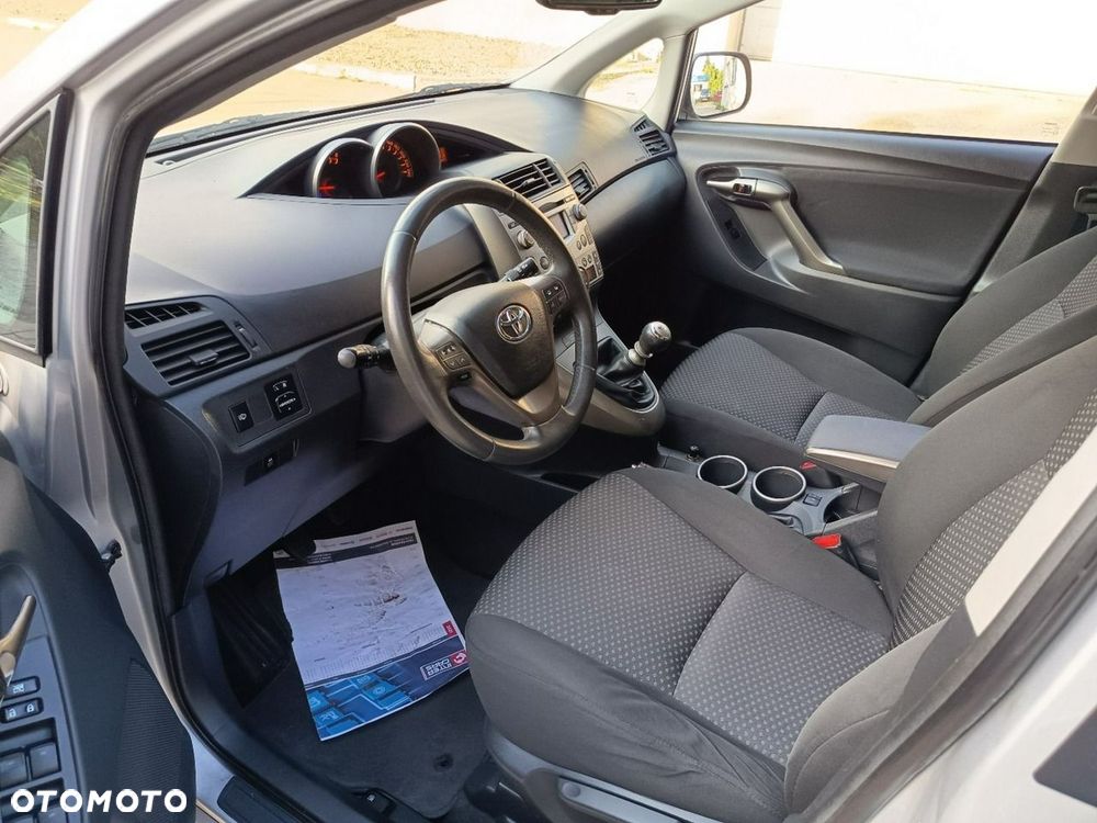 Toyota Verso - 5