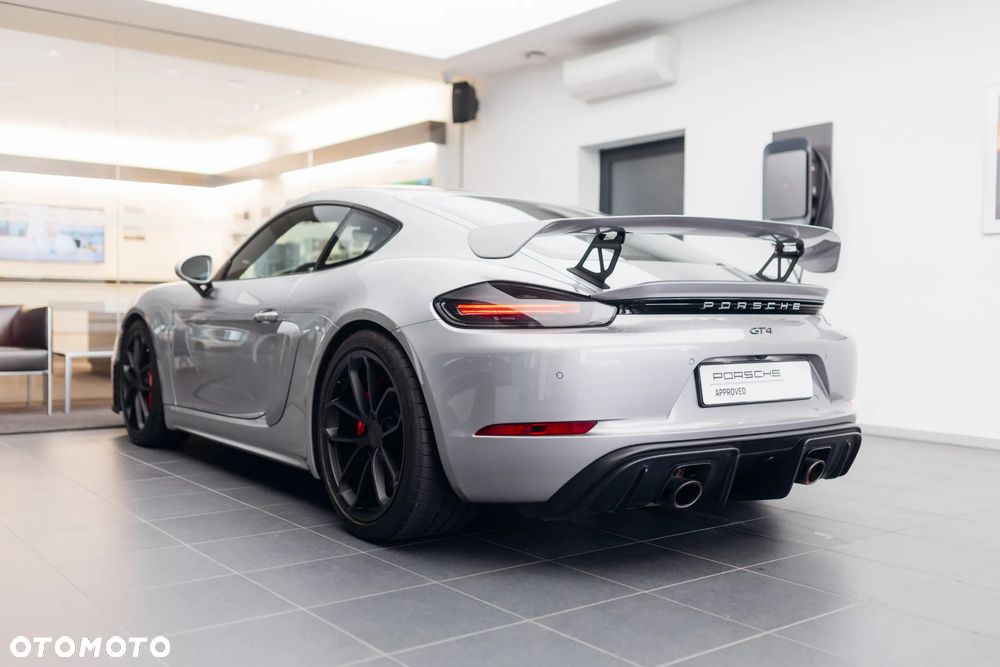 Porsche 718 Cayman - 12
